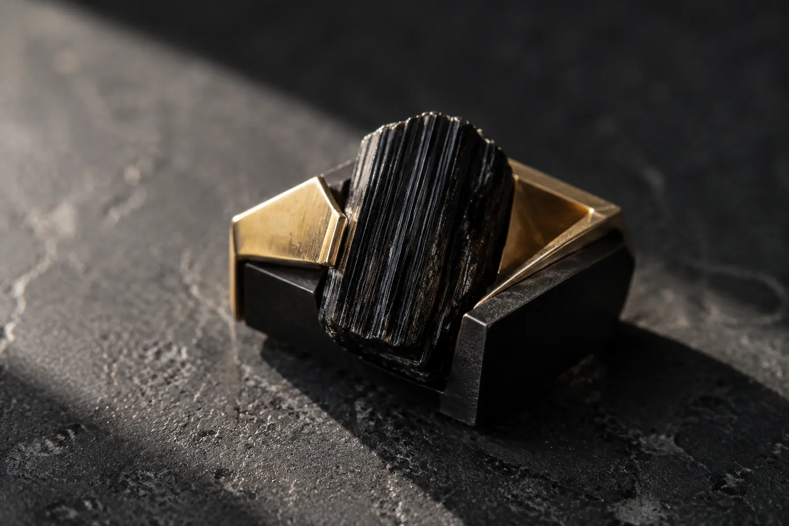 Biophilic Brutalism: The Aesthetic of High-Contrast Mixed Metal Jewelry